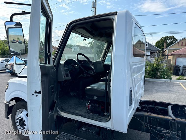 image for item OG9582 2013 International  Terrastar truck cab and chassis