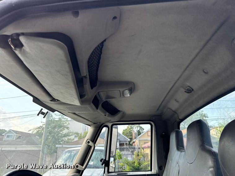 image for item OG9582 2013 International  Terrastar truck cab and chassis