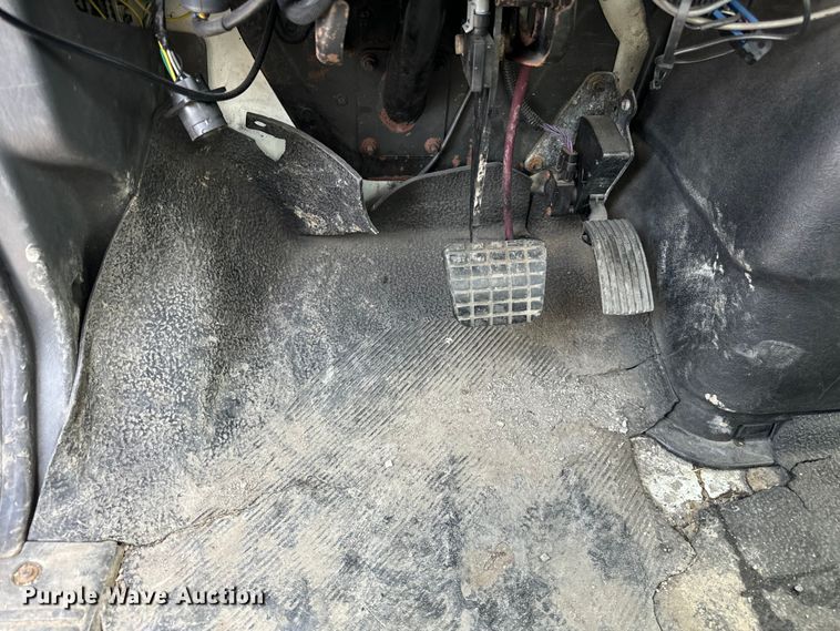 image for item OG9582 2013 International  Terrastar truck cab and chassis