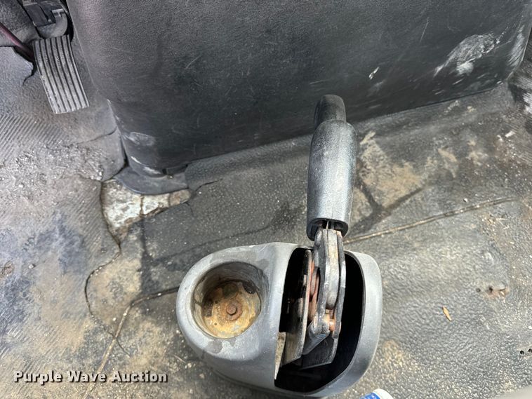 image for item OG9582 2013 International  Terrastar truck cab and chassis