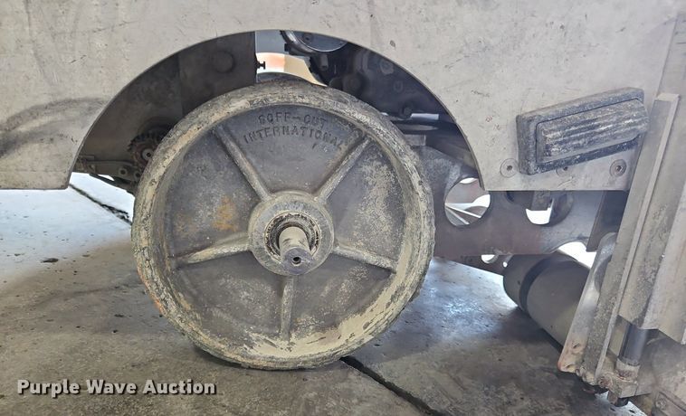 image for item OJ9747 2015 Husqvarna  Soff-Cut 4200 concrete saw