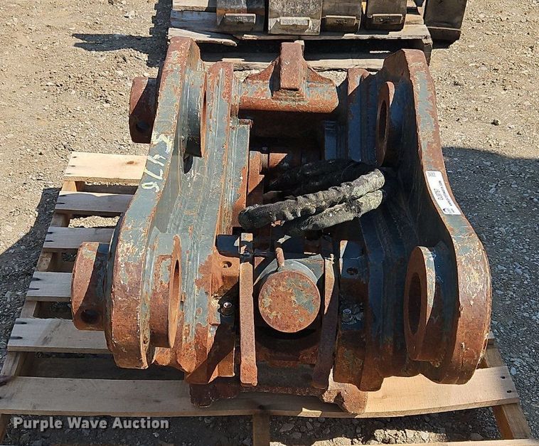 image for item OJ9767 JRB excavator quick coupler