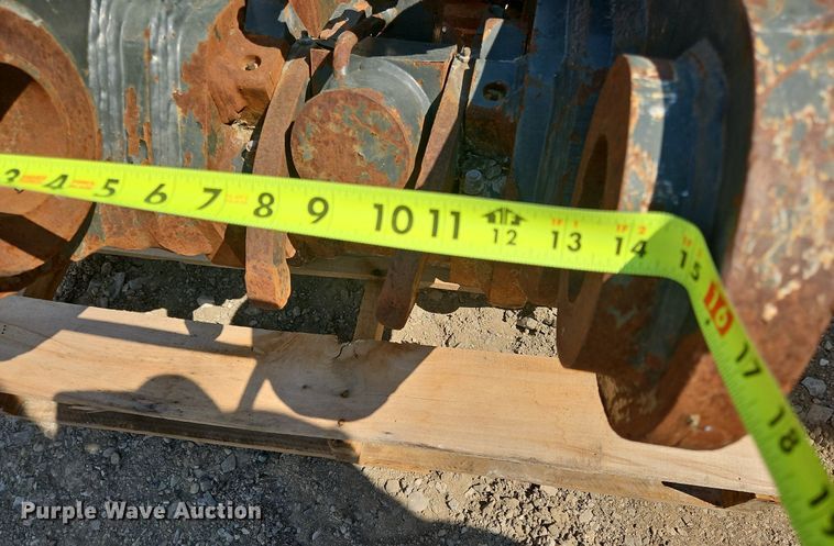 image for item OJ9767 JRB excavator quick coupler