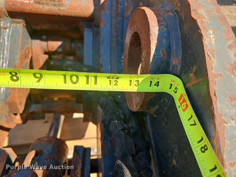 image for item OJ9767 JRB excavator quick coupler