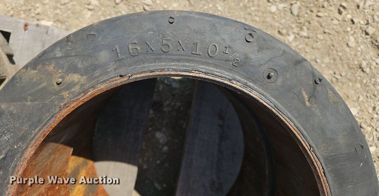 image for item OJ9769 Pallet of forklift tires