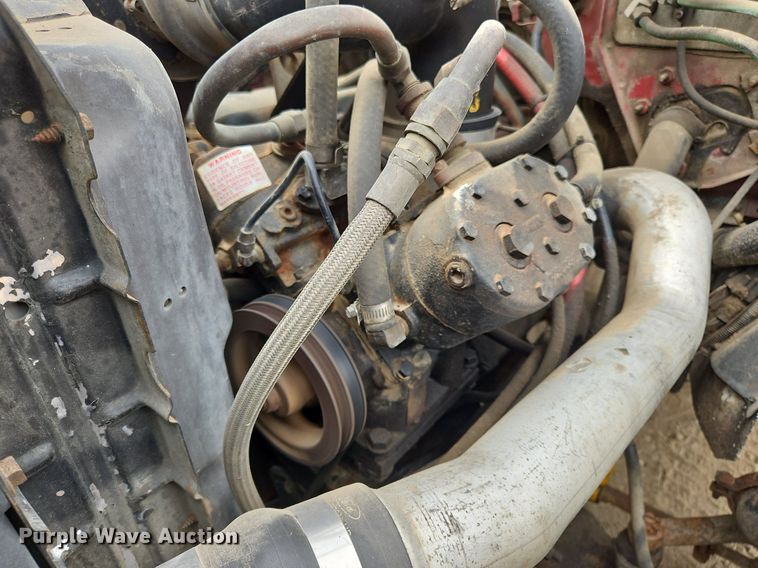 image for item OJ9778 1991 Ford F700 fuel / lube truck