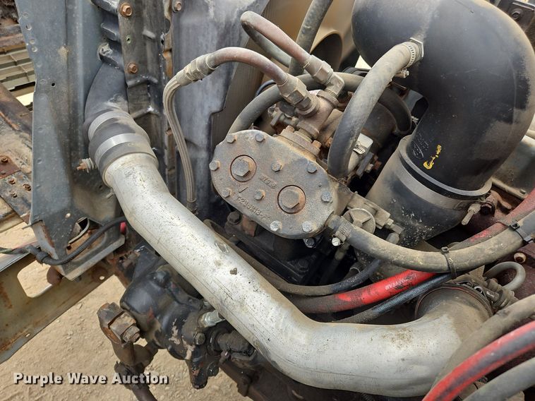 image for item OJ9778 1991 Ford F700 fuel / lube truck