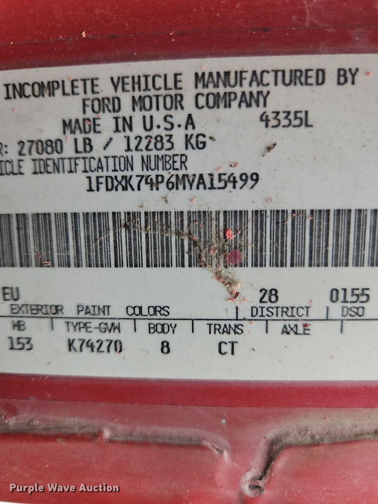 image for item OJ9778 1991 Ford F700 fuel / lube truck