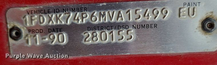 image for item OJ9778 1991 Ford F700 fuel / lube truck