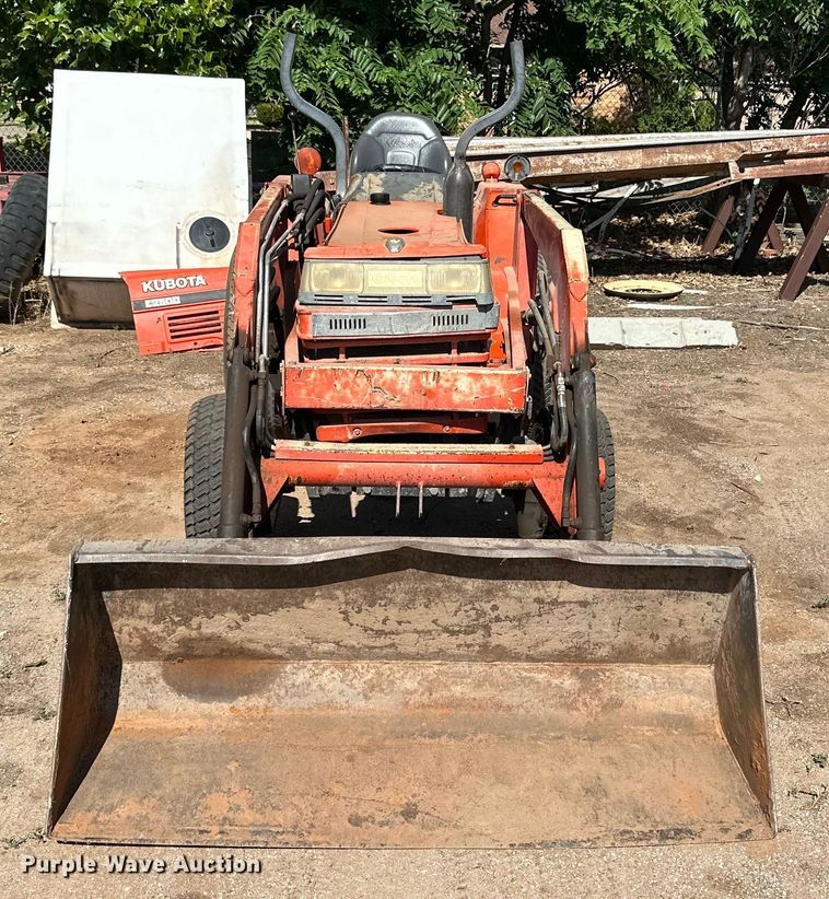 image for item DG4459 Kubota L2500D tractor