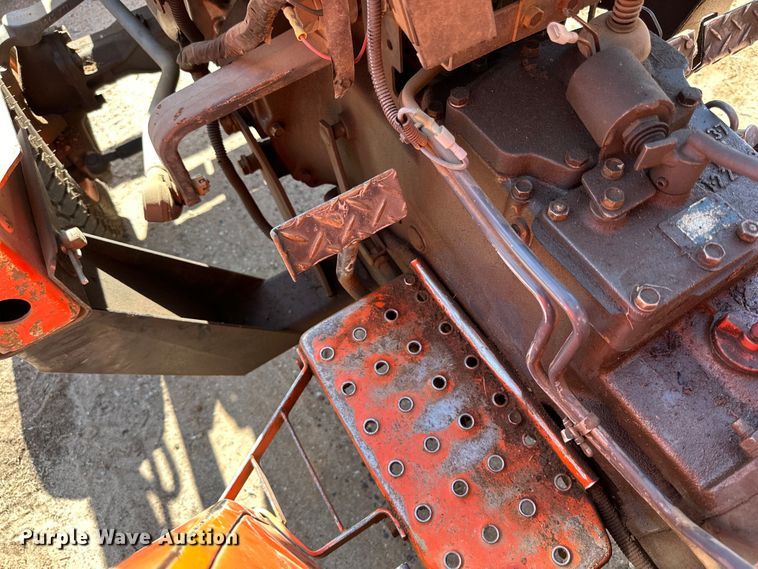 image for item DG4459 Kubota L2500D tractor