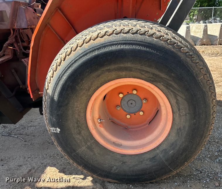 image for item DG4459 Kubota L2500D tractor