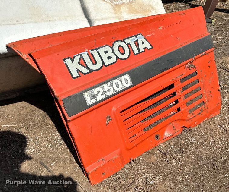 image for item DG4459 Kubota L2500D tractor