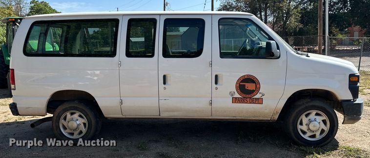 image for item DG4460 2014 Ford E350 Super Duty XL van