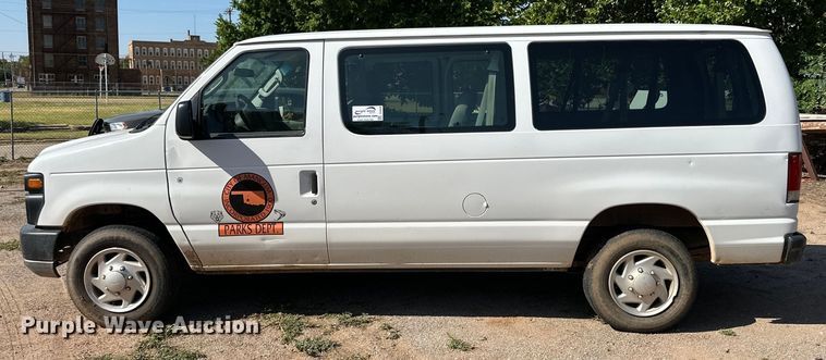 image for item DG4460 2014 Ford E350 Super Duty XL van