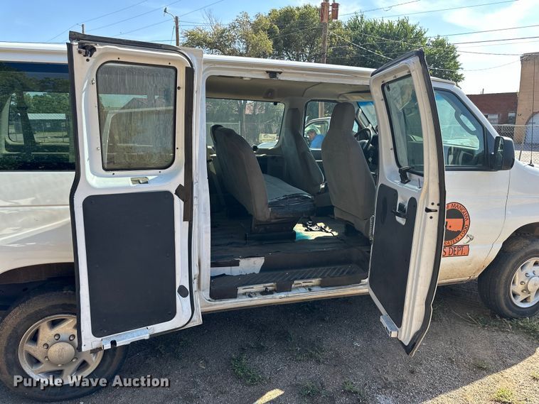 image for item DG4460 2014 Ford E350 Super Duty XL van