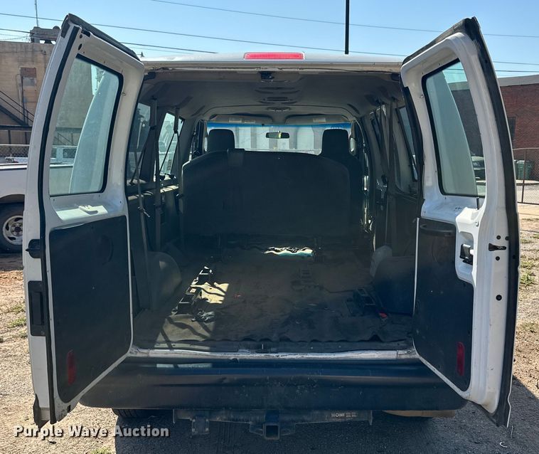 image for item DG4460 2014 Ford E350 Super Duty XL van