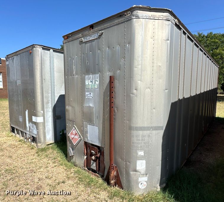 image for item DG4463 (2) storage containers