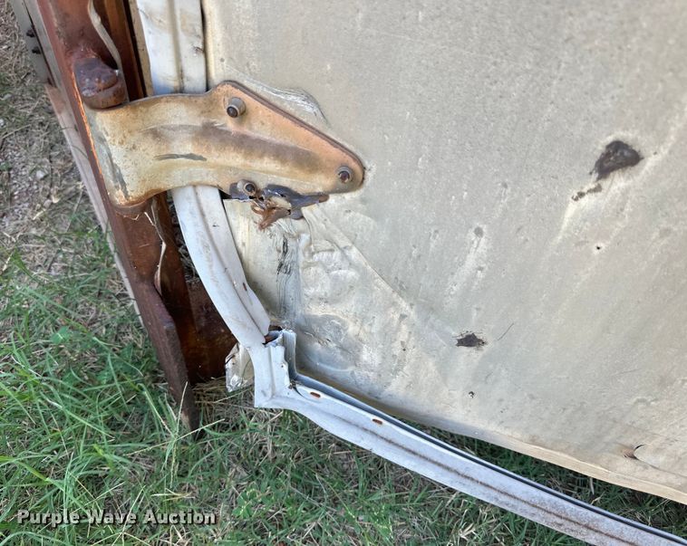 image for item DG4463 (2) storage containers