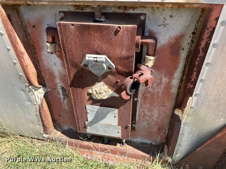 image for item DG4463 (2) storage containers