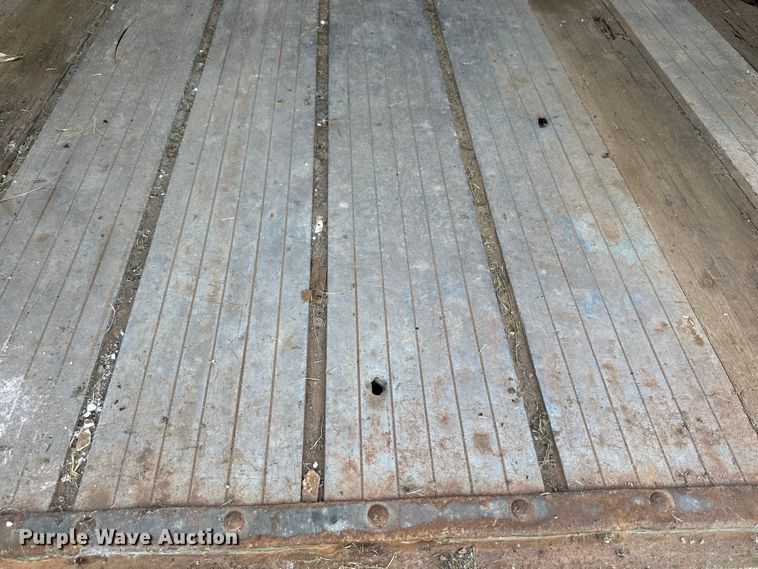 image for item DG4463 (2) storage containers