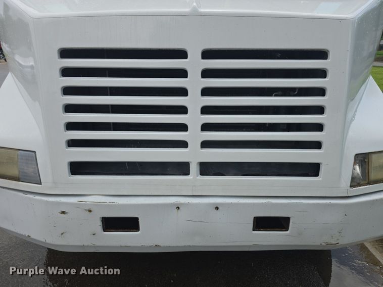 image for item DQ4393 1993 Chevrolet P6000 bookmobile van