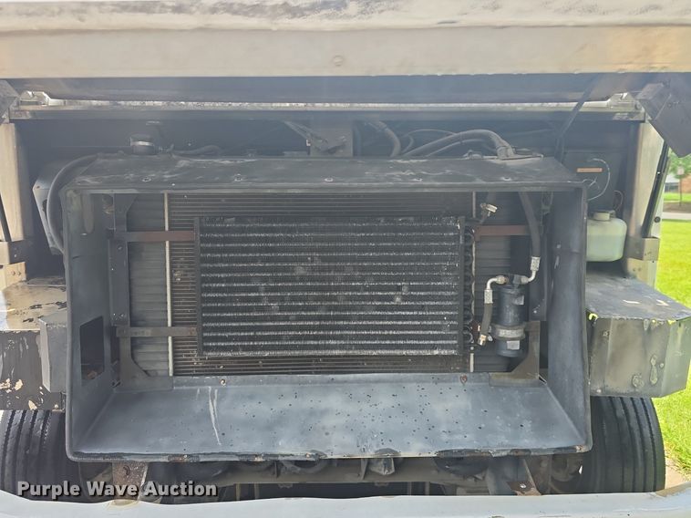 image for item DQ4393 1993 Chevrolet P6000 bookmobile van