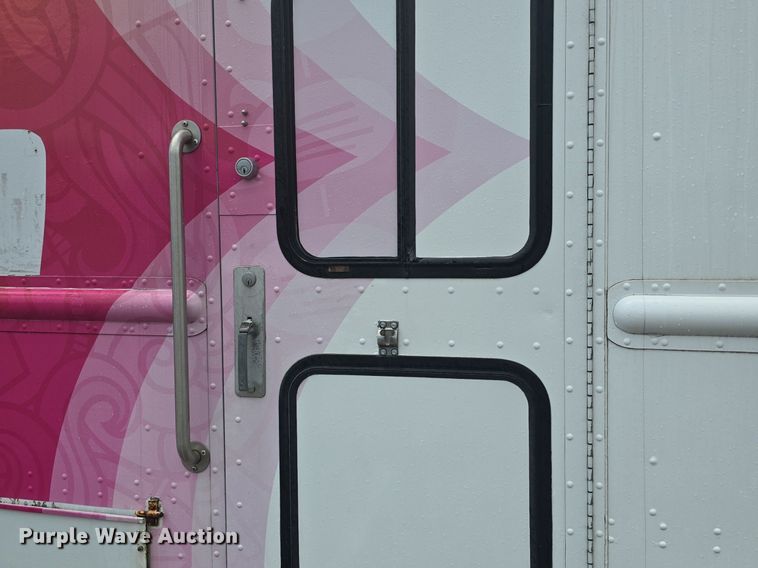 image for item DQ4393 1993 Chevrolet P6000 bookmobile van