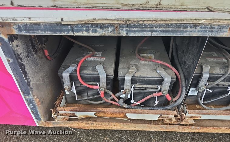 image for item DQ4393 1993 Chevrolet P6000 bookmobile van