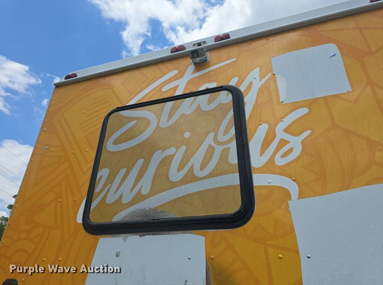 image for item DQ4393 1993 Chevrolet P6000 bookmobile van