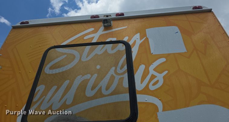 image for item DQ4393 1993 Chevrolet P6000 bookmobile van