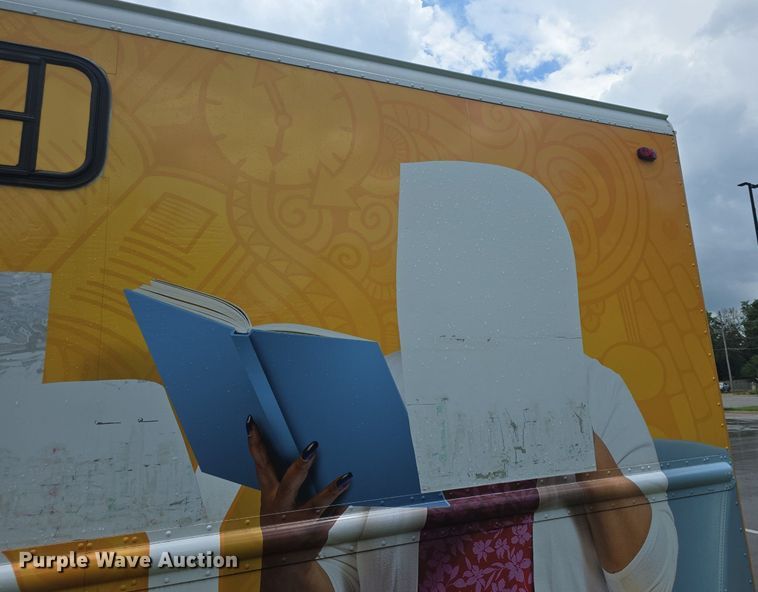 image for item DQ4393 1993 Chevrolet P6000 bookmobile van