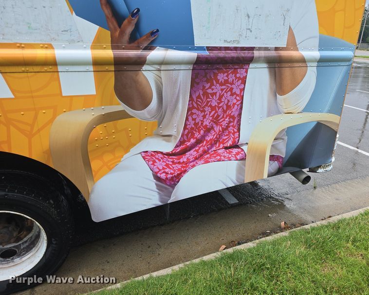 image for item DQ4393 1993 Chevrolet P6000 bookmobile van