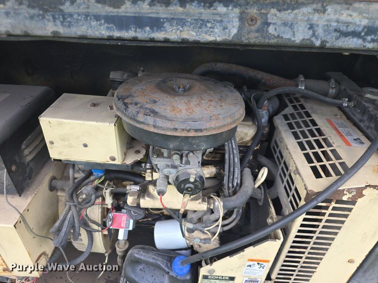 image for item DQ4393 1993 Chevrolet P6000 bookmobile van