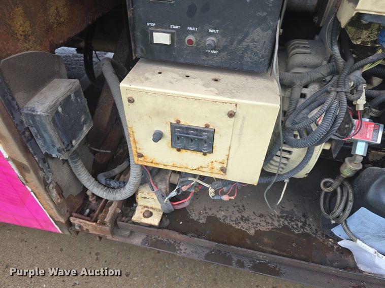 image for item DQ4393 1993 Chevrolet P6000 bookmobile van