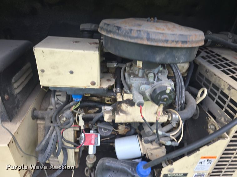 image for item DQ4393 1993 Chevrolet P6000 bookmobile van