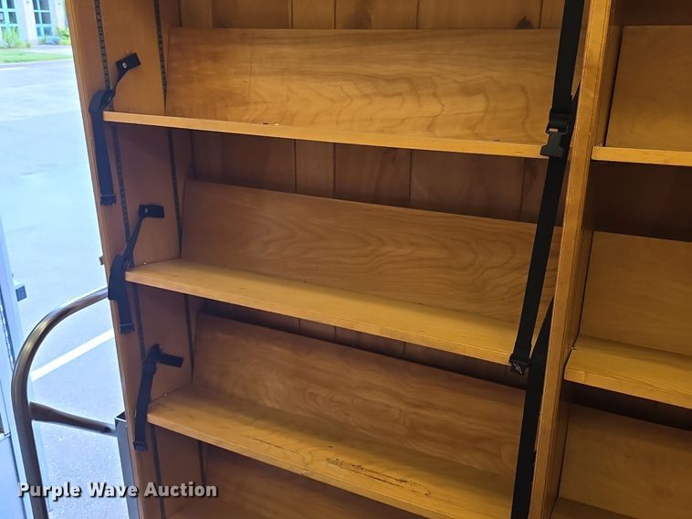 image for item DQ4393 1993 Chevrolet P6000 bookmobile van