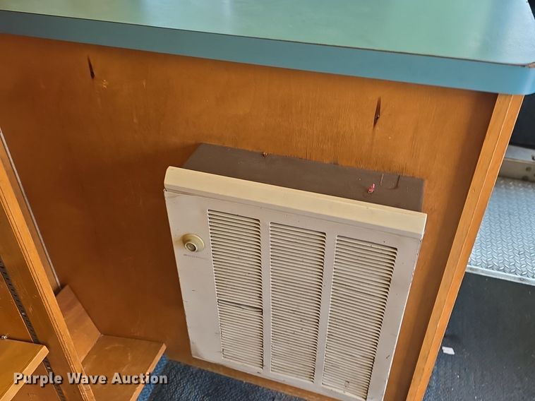 image for item DQ4393 1993 Chevrolet P6000 bookmobile van