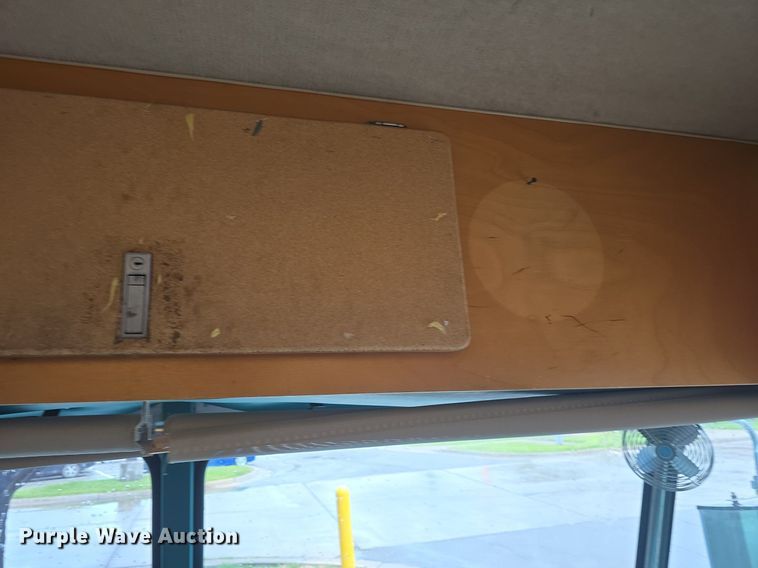 image for item DQ4393 1993 Chevrolet P6000 bookmobile van