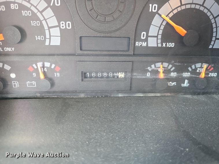 image for item DQ4393 1993 Chevrolet P6000 bookmobile van