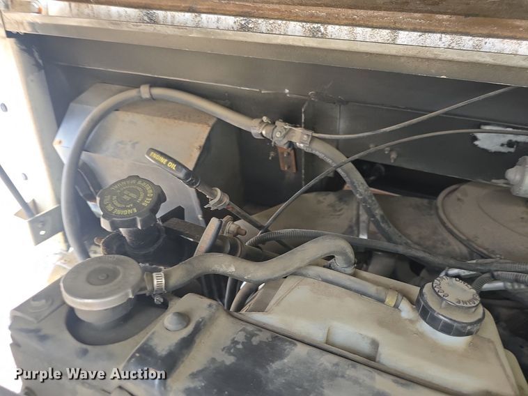 image for item DQ4393 1993 Chevrolet P6000 bookmobile van