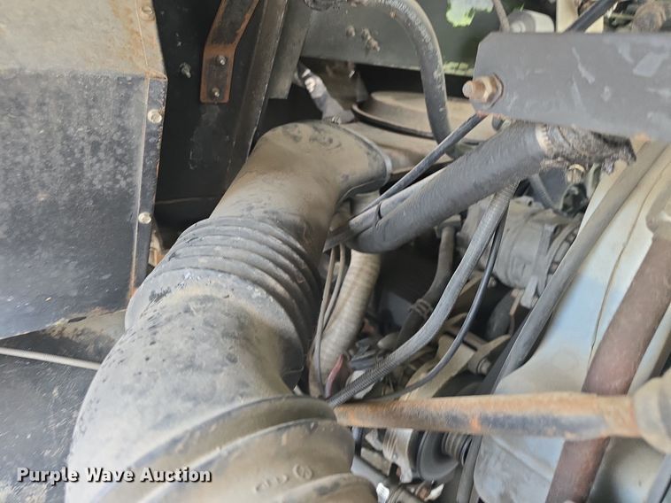 image for item DQ4393 1993 Chevrolet P6000 bookmobile van