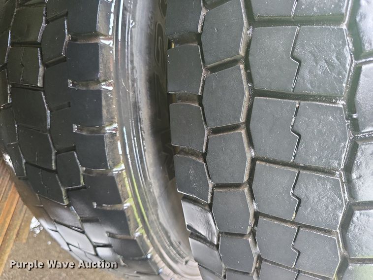 image for item DQ4393 1993 Chevrolet P6000 bookmobile van