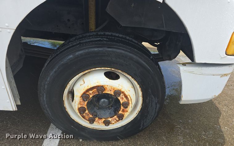 image for item DQ4393 1993 Chevrolet P6000 bookmobile van