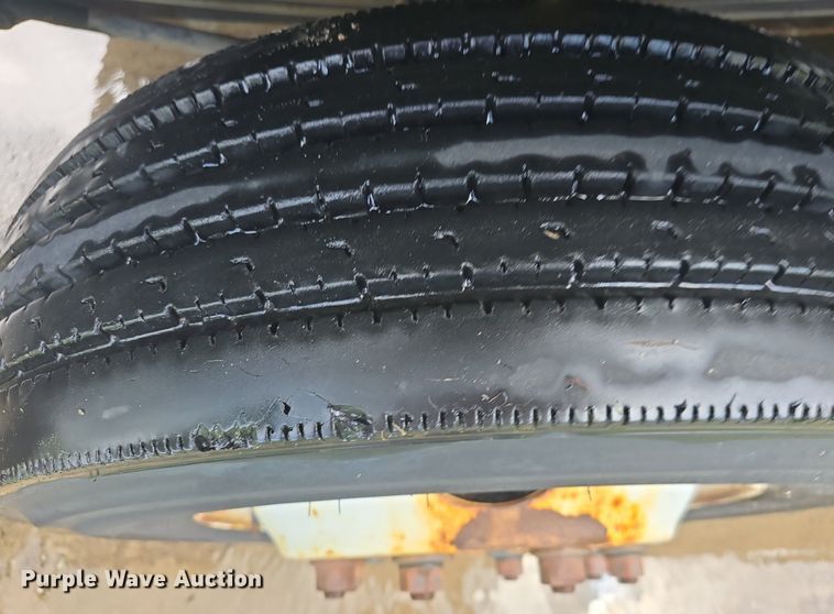 image for item DQ4393 1993 Chevrolet P6000 bookmobile van