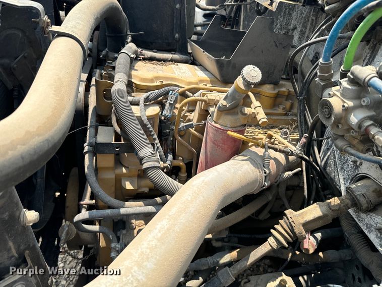 image for item DQ6910 2002 Chevrolet C6500 Crew Cab flatbed truck