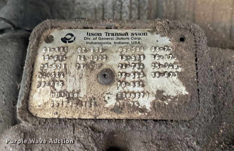 image for item DQ6910 2002 Chevrolet C6500 Crew Cab flatbed truck