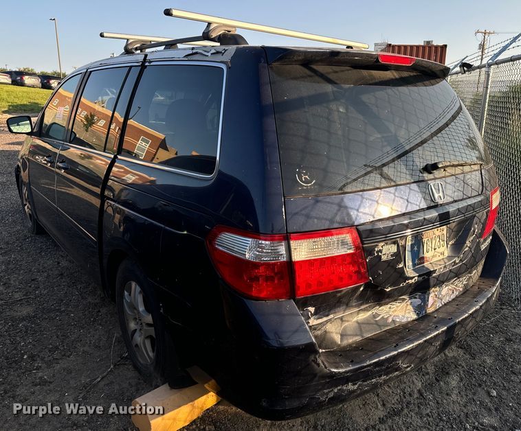 image for item DQ6912 2005 Honda Odyssey van