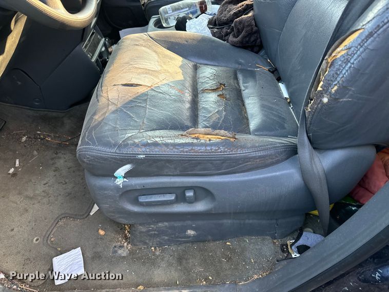 image for item DQ6912 2005 Honda Odyssey van