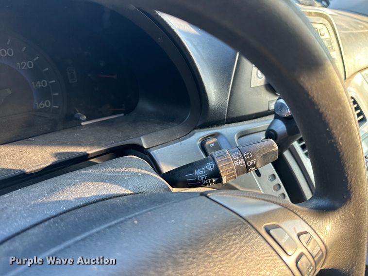 image for item DQ6912 2005 Honda Odyssey van